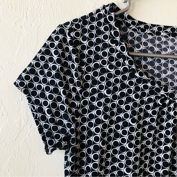 WORTHINGTON Womens Top Size Small Scoop Neckline Black & White Cap Sleeves New - Picture 3 of 9